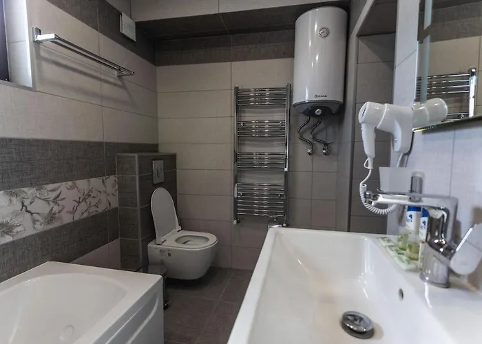 никонел Aparthotel 4*