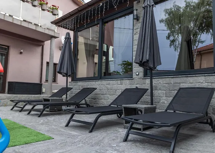 никонел Aparthotel 4*